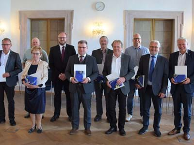 von links: Wolfgang Braun (Kaltenbrunn), Karl Grießl (Eslarn), Johanna Krauß (Weiherhammer), Landrat Andreas Meier, Karlheinz Budnik (Windischeschenbach), Albert Gollwitzer (Eslarn), Werner Sauer (Windischeschenbach), Bernhard Pscheidt (Altenstadt a.d.Waldnaab), Josef Söllner (Windischeschenbach), Stefan Seitz (Windischeschenbach)