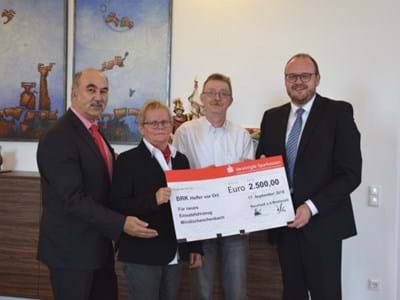 Übergabe des Spendenschecks an die HvO Windischeschenbach Übergabe des Spendenschecks an die HvO Windischeschenbach