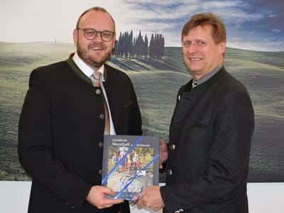Reinhold Witt (rechts) mit Landrat Andreas Meier