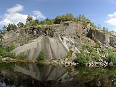 Zwiebelschalengranit an der Burgruine in Flossenbürg
